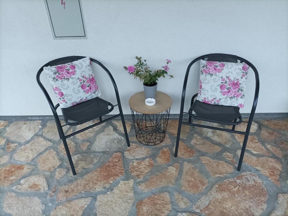 M&S&N Apartment Grabovac  Bagian luar foto